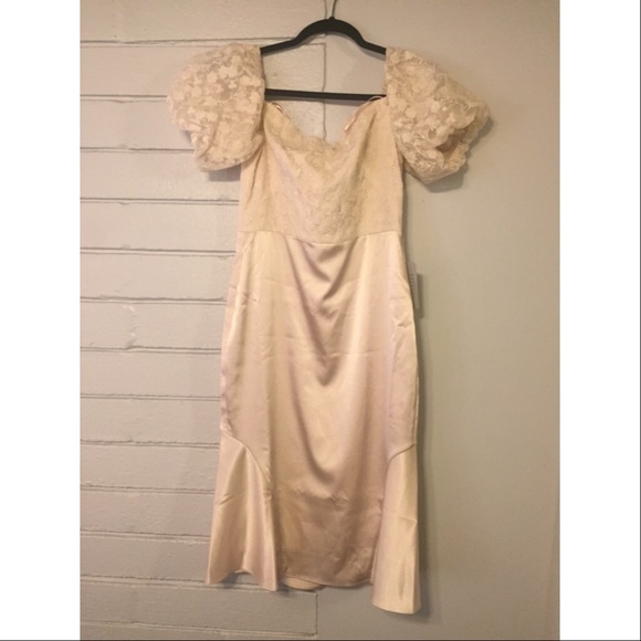 GAL MEETS GLAM Adele Off the Shoulder Dress - Picture 5 of 7